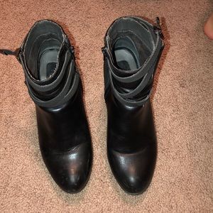 Black boots size 9